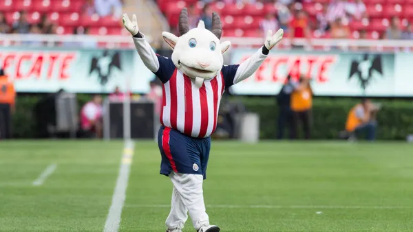 A pesar de que el club tiene cerca de 120 años de historia, el apodo de Chivas apenas tiene al rededor de 70 años