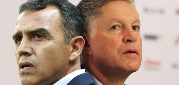 A Ricardo Cadena le está quedando grande el puesto de entrenador en Chivas.