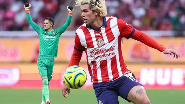Además de Cowell, los 10 no nacidos en México que juegan en Chivas