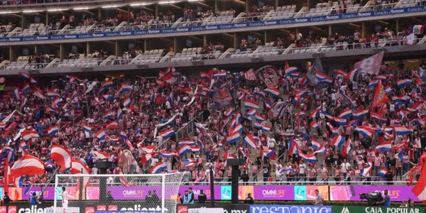 Afición de CHivas. Foto: Récord