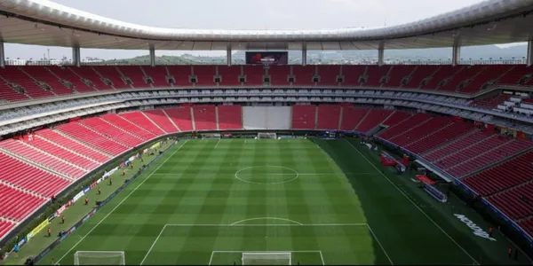 Akron de fondo, tomado de Chivas