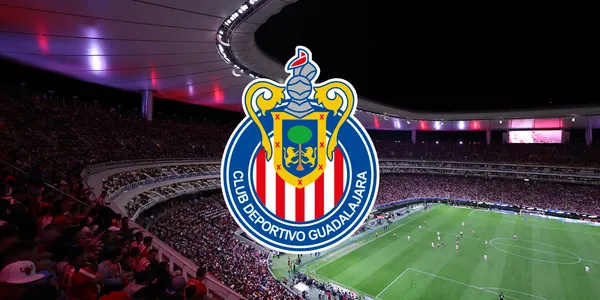 Akron de fondo, tomado de Chivas, con escudo de Chivas