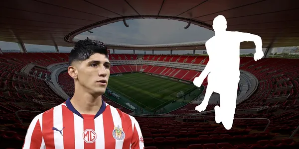 Akron de fondo, tomado de Chivas, con Pulido al frente