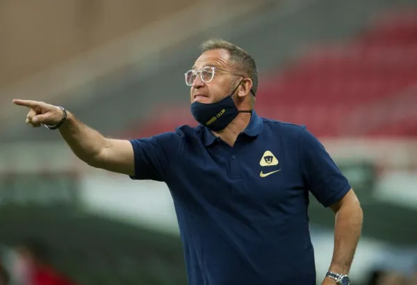 Al parecer la directiva del Guadalajara se esta complicando la vida con el tema del nuevo D. T.