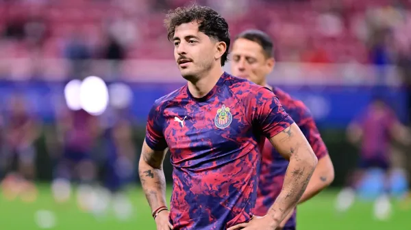 Alan Mozo entrenando con Chivas