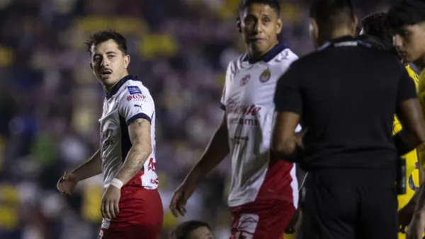 Alan Mozo se hizo expulsar ante el América y además realizó un gesto polémico vs. la afición azulcrema | Foto: Mexsport