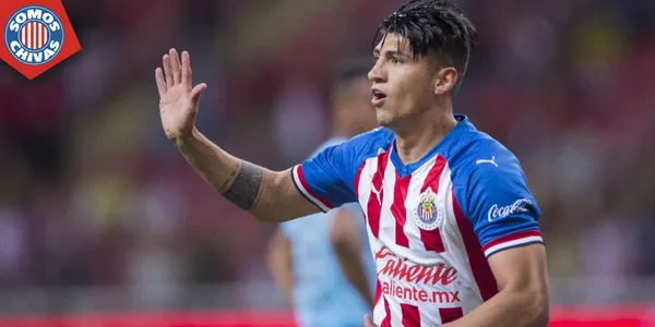Alan Pulido durante festejo en Chivas (Fuente: MEXSPORT)