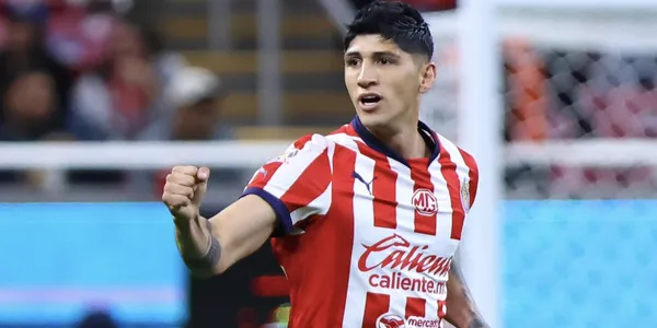 Alan Pulido en Chivas (Fuente: MEXSPORT)