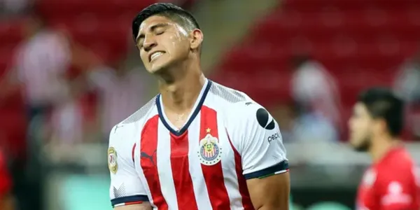 Alan Pulido en Chivas (Fuente: MEXSPORT)