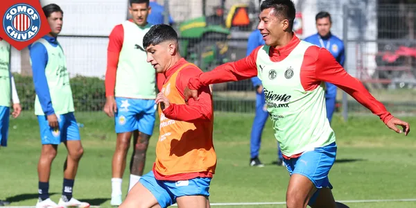 Alan Pulido entrenando en Chivas (Fuente: Chivas TV)