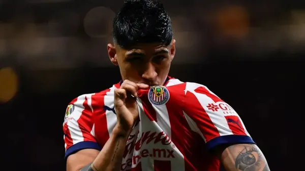 Alan Pulido mando un mensaje que emocionó a la afición | Foto: X @chivas