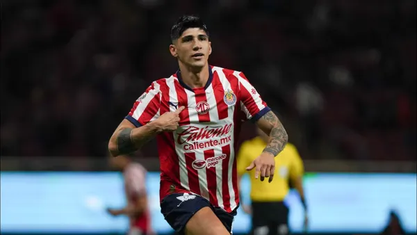 Alan Pulido regresó con gol a Chivas | Foto: Imago7