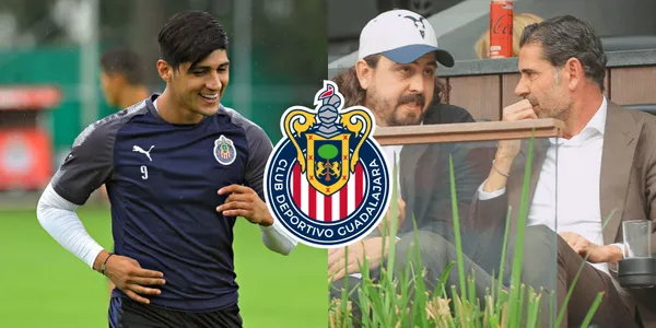 Alan Pulido sigue enviando mensajes con sus intenciones de volver a Chivas, Fernando Hierro ya lo analiza.