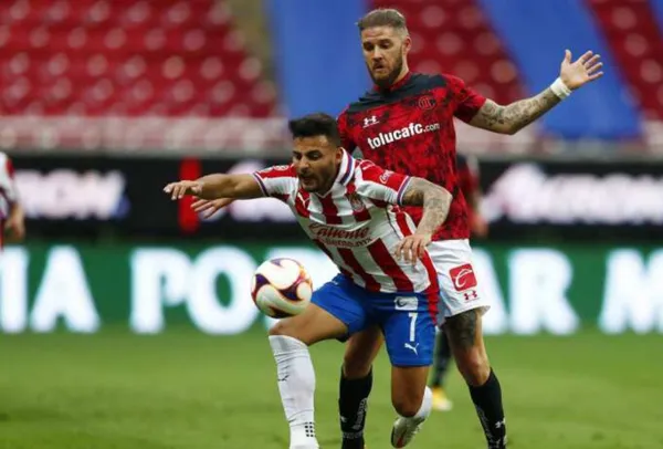 Alexis Vega apunta a ser titular en el partido frente a Toluca.