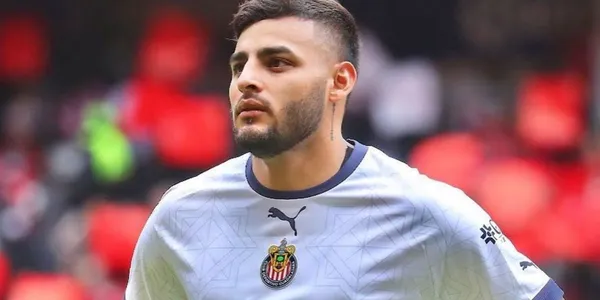 Alexis Vega fue perdonado por Paunovic, pero su regreso con Chivas no fue el mejor luego de fallar un penal ante Pumas.