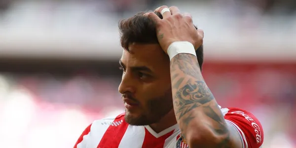Alexis Vega fue separado del primer equipo de Chivas debido a que metió mujeres al hotel de concentración
