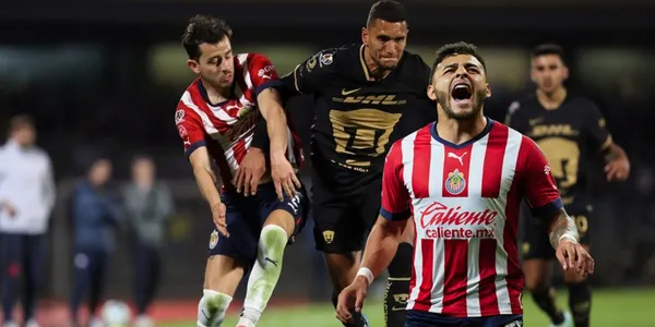 Alexis Vega se alzó como el nuevo gran villano rojiblanco, lo que dejó el Pumas vs Chivas