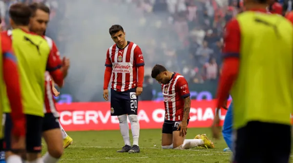 Alexis Vega se despidió nuevamente de la posibilidad de pelear por un título con Chivas.