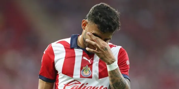 Alexis Vega tendría las horas contadas en Guadalajara con la llegada de Gago.