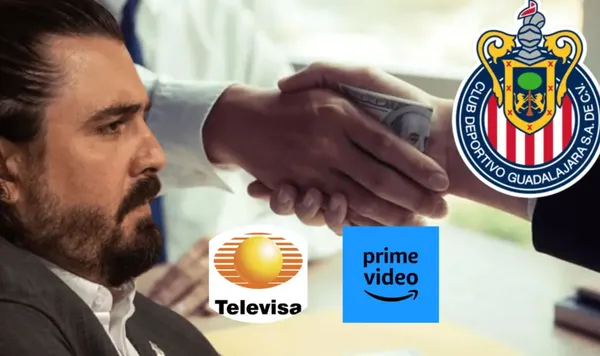 Amaury Vergara viendo un intercambio de dinero / Somos Chivas