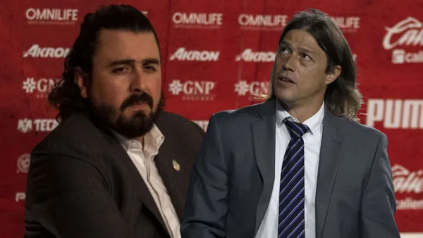Amaury Vergara y Matías Almeyda (Foto tomada de: MexSport)
