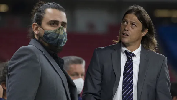 Amaury Vergara y Matías Almeyda (Foto tomada de: MexSport)