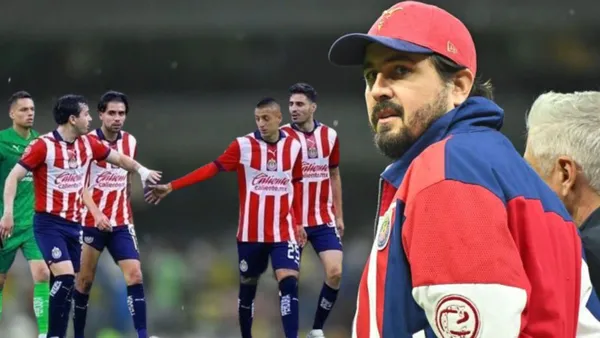 Amaury viendo a los jugadores de Chivas