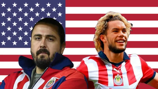 Amaury y Cowell con la bandera de Estados Unidos