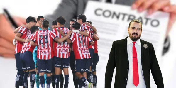 Amaury y jugadores de Chivas con contrato/FOTO: Pódium Deportes