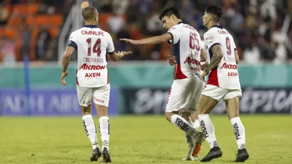 Anotó el gol vs Cibao y ahora sería titular con Chivas | Foto: TV Azteca