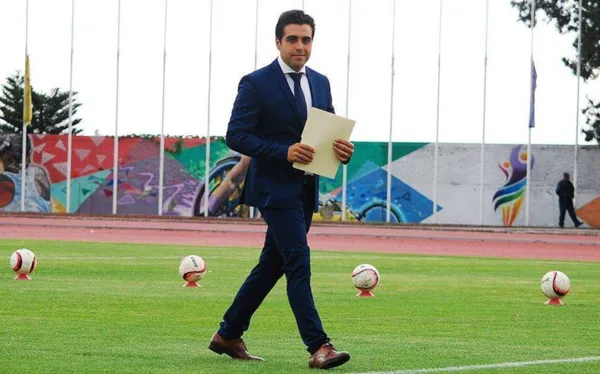 Antes de ser entrenador del primer equipo, Marcelo Michel Leaño perteneció a la directiva del club.