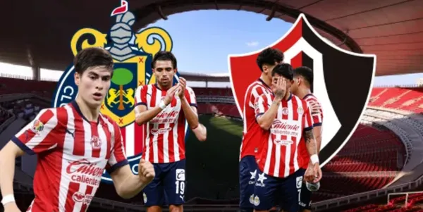 Armando González junto a futbolistas de Chivas / FOTO JUANFÚTBOL