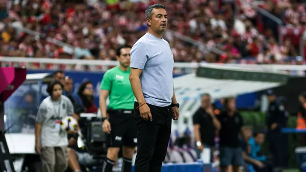 Arturo Ortega salió de Chivas y ya hay un viejo conocido de Liga MX que suena como reemplazo | Foto: El Occidental