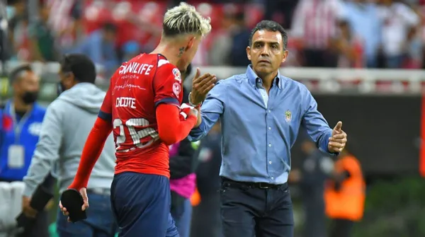 Aunque entra y marca diferencia, la razón por la que Cadena sigue sin considerar a Calderón como titular.