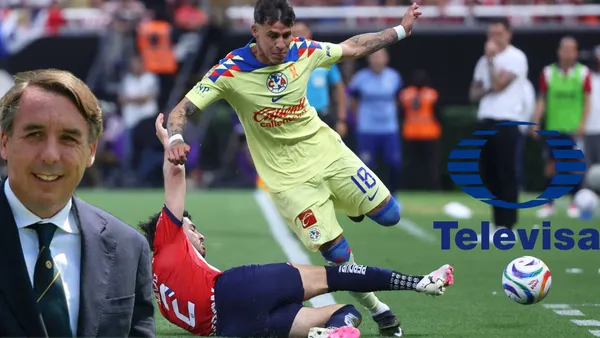 Azcárraga y Mozo peleando el balón con Chicote