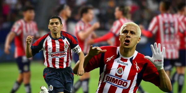 Bofo y Ramón con jugadores de Chivas/FOTO: Rebaño Pasión