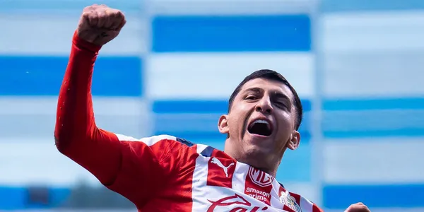 Bryan en partido. Foto; Chivas