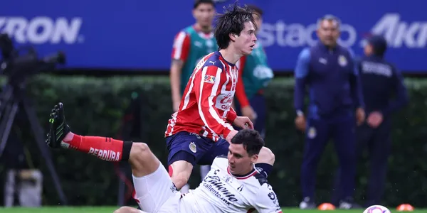 Campillo vs Atlas. Foto: Chivas