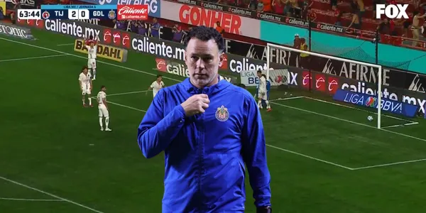 Captura de FOX de fondo, con Milito al frente