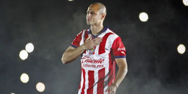 CH14 en presentación con Chivas. Foto: Chivas