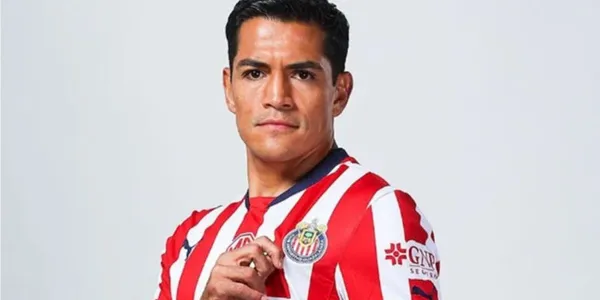 Chapo con la playera de Chivas/FOTO: Tribuna
