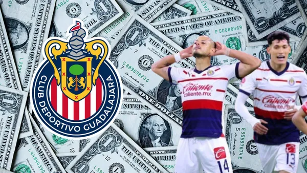 Chicharito celebrando y el escudo de Chivas