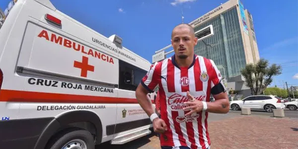 Chicharito con ambulancia/FOTO: Excélsior