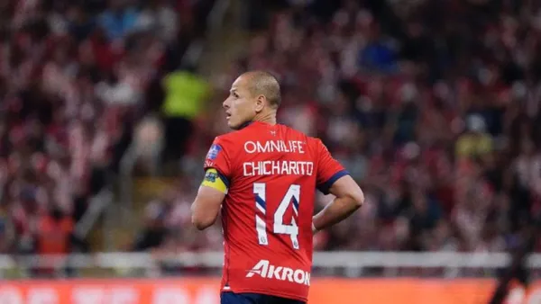Chicharito en partido con Chivas