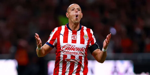 Chicharito en partido con Chivas/FOTO: Fox Sports