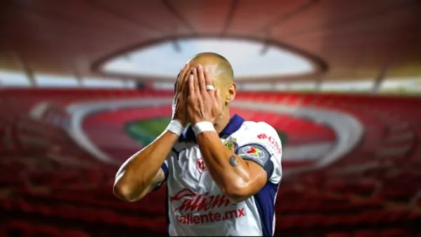 Chicharito Hernández con Chivas / Foto: Akron / Mexsport