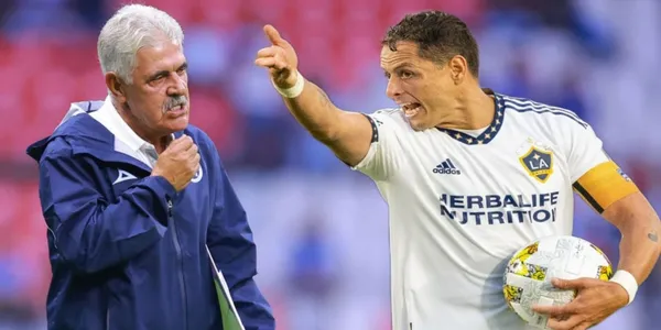 Chicharito Hernández le respondió con todo a Ricardo ‘Tuca’ Ferretti luego de que el técnico lo criticara por defender al TRI.