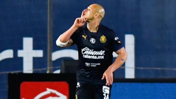 Chicharito mandó a silenciar el Estadio Alfonso Lastras | Foto: Especial