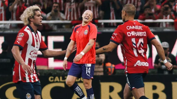 Chicharito no debería estar jugando aún