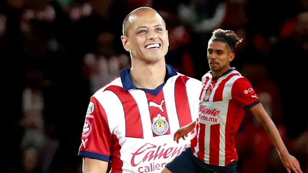 Chicharito sonriendo y Marín